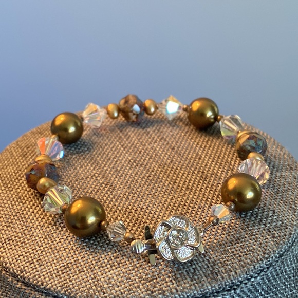 Vintage Crystal and Gold Pearl Bracelet - Picture 1 of 7